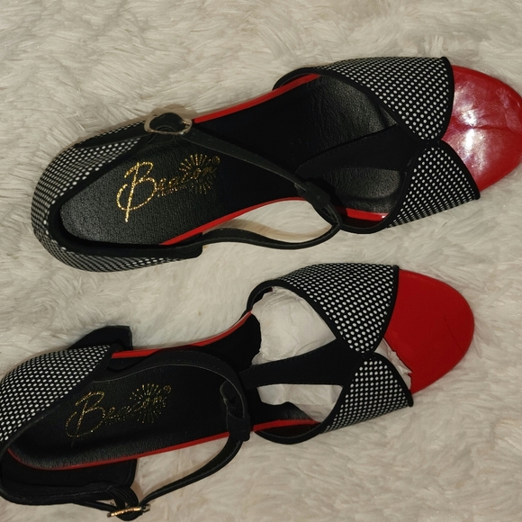 **Woman Red , Black, and White High Heels** - Picture 4 of 10